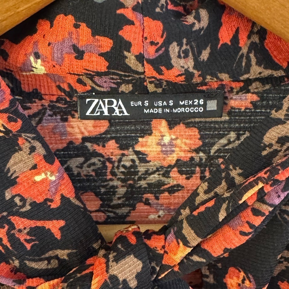Women’s ZARA black floral vibrant v-neck long tie bow blouse Size Small - Picture 4 of 5